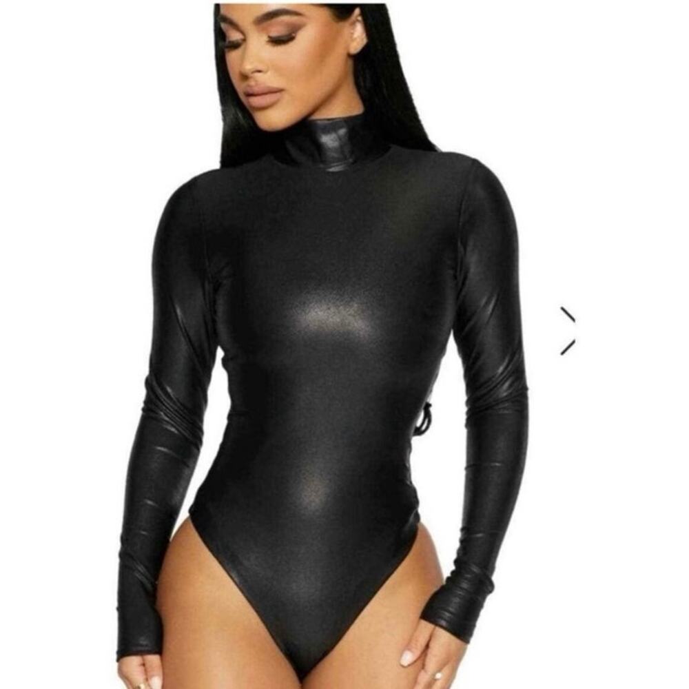 NWOT Naked Wardrobe The Drip Long Sleeve Bodysuit in Black SZ XS
